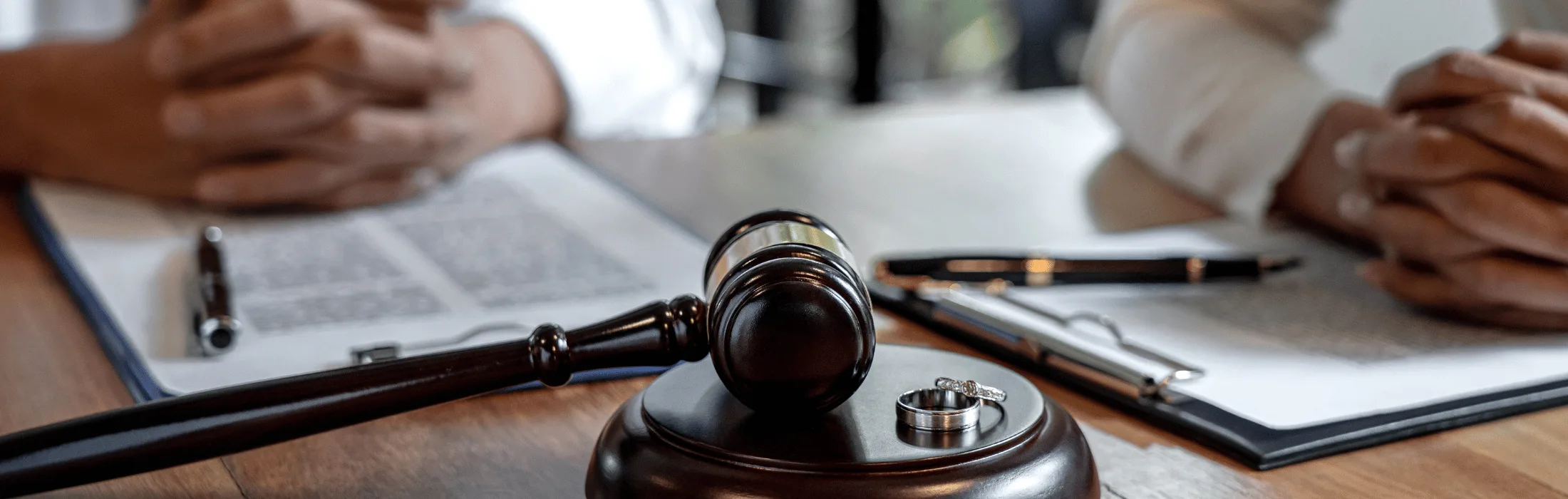 למה חשוב לבחור עורך דין גירושין שמתמחה בגישור